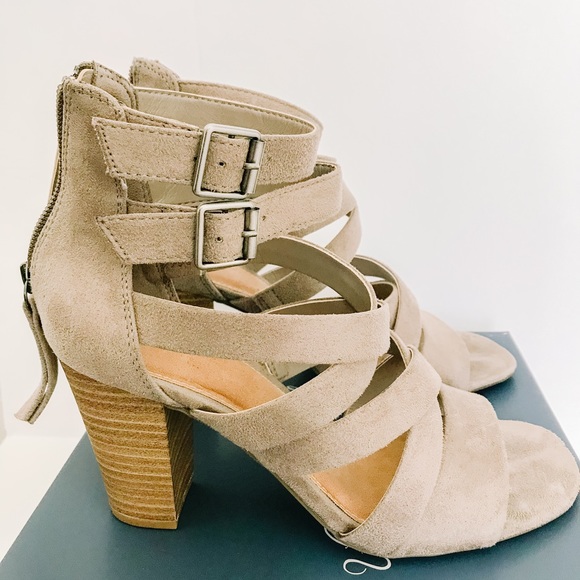 Universal Thread heels - Picture 2 of 5